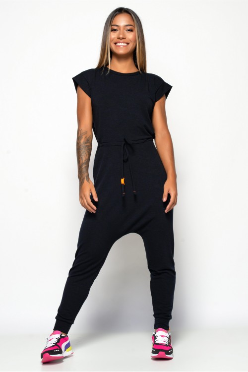 Macacão Saruel Angê Athleisure preto