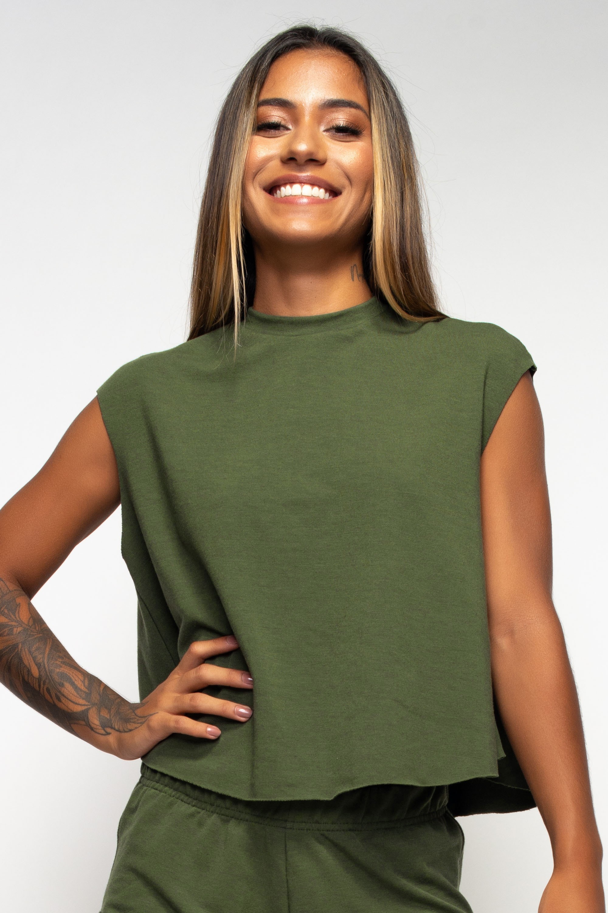 Regata Muscle Tee Angê Athleisure verde militar