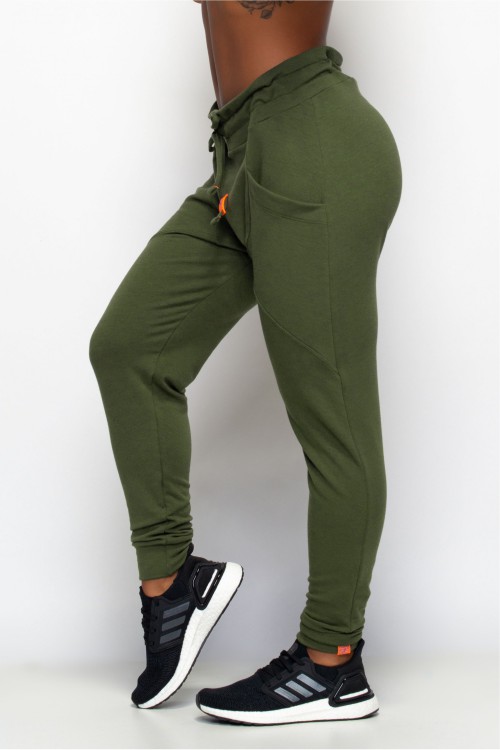 Calça Saruel com bolso Angê Athleisure verde militar