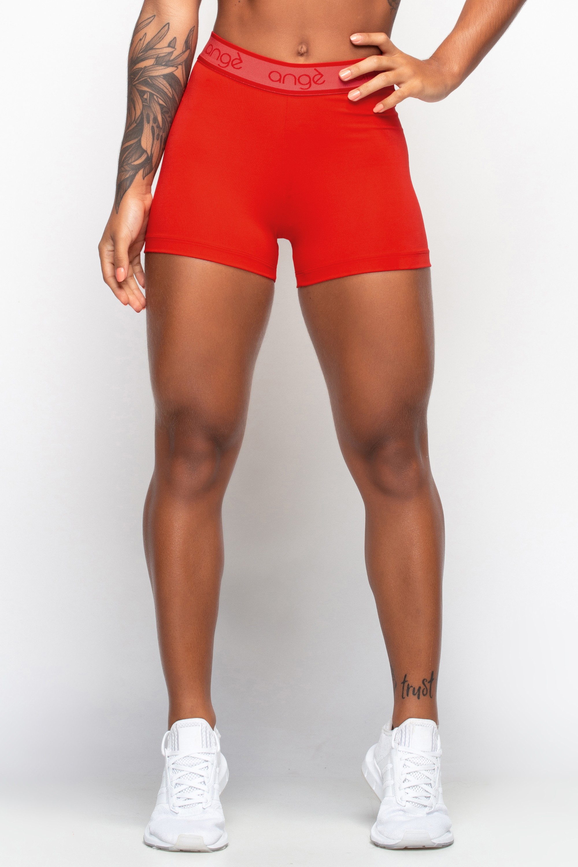 shorts vermelho