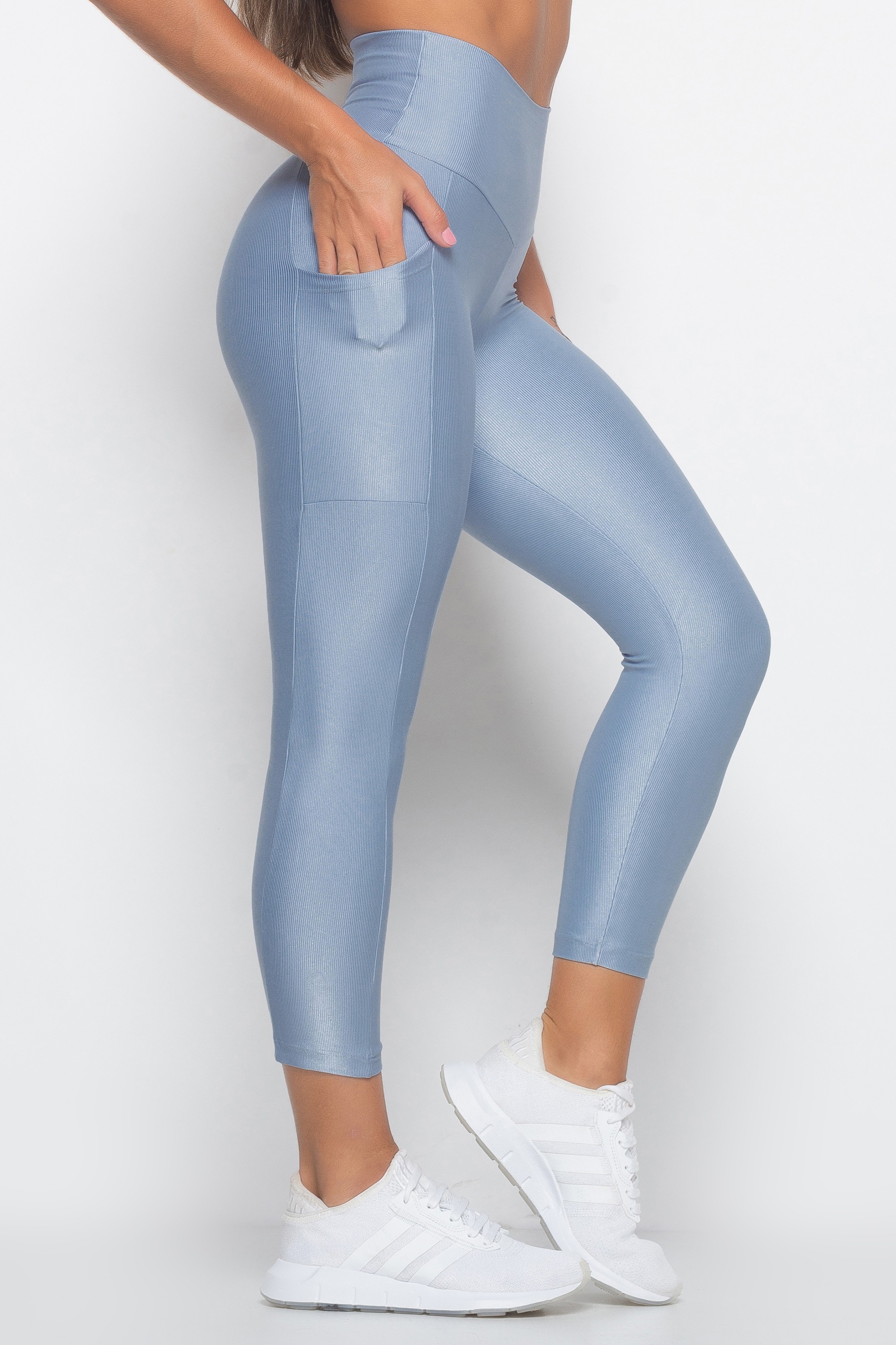 Calça Legging Sky Midi com bolso Essence