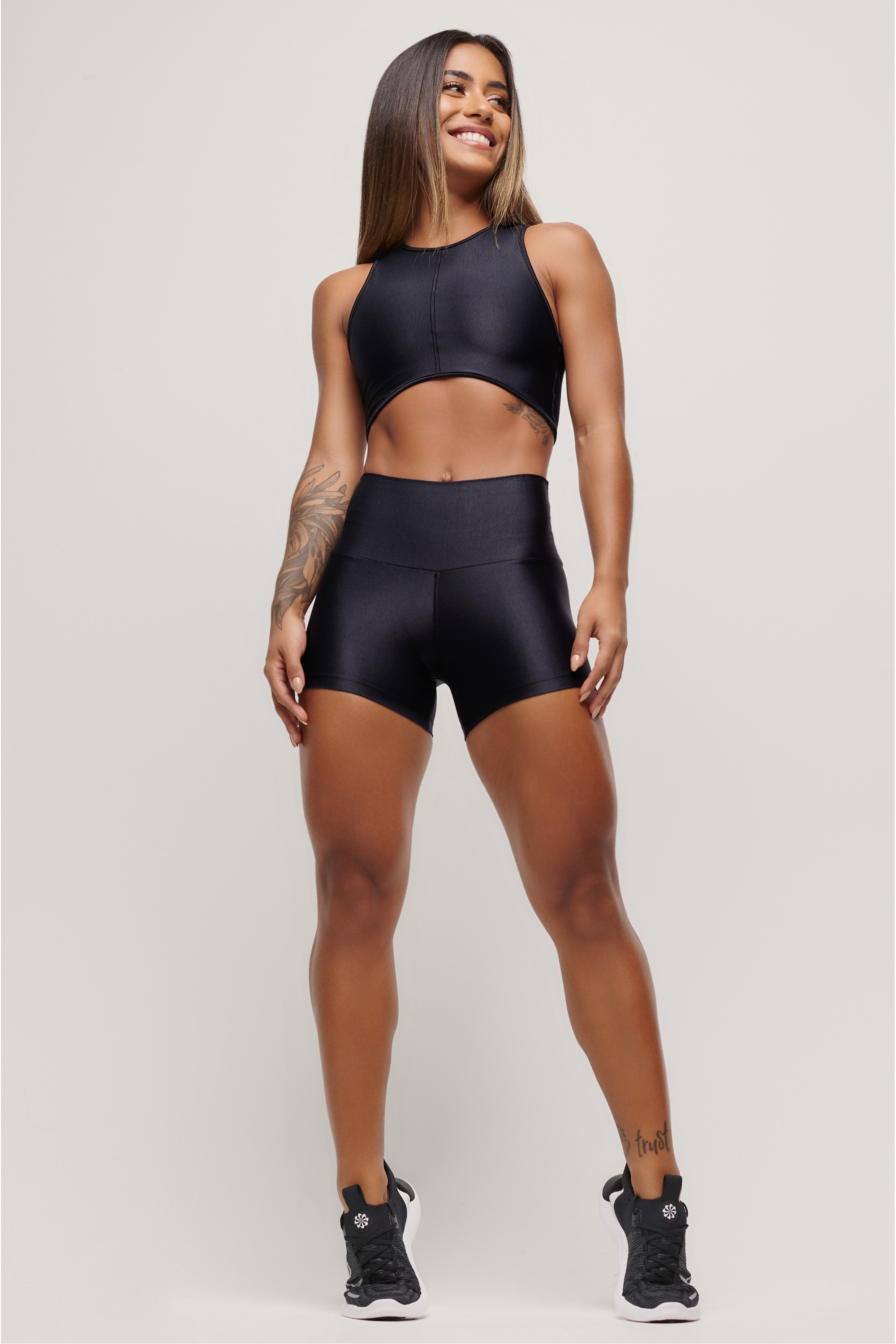 Short de cintura clearance alta preto