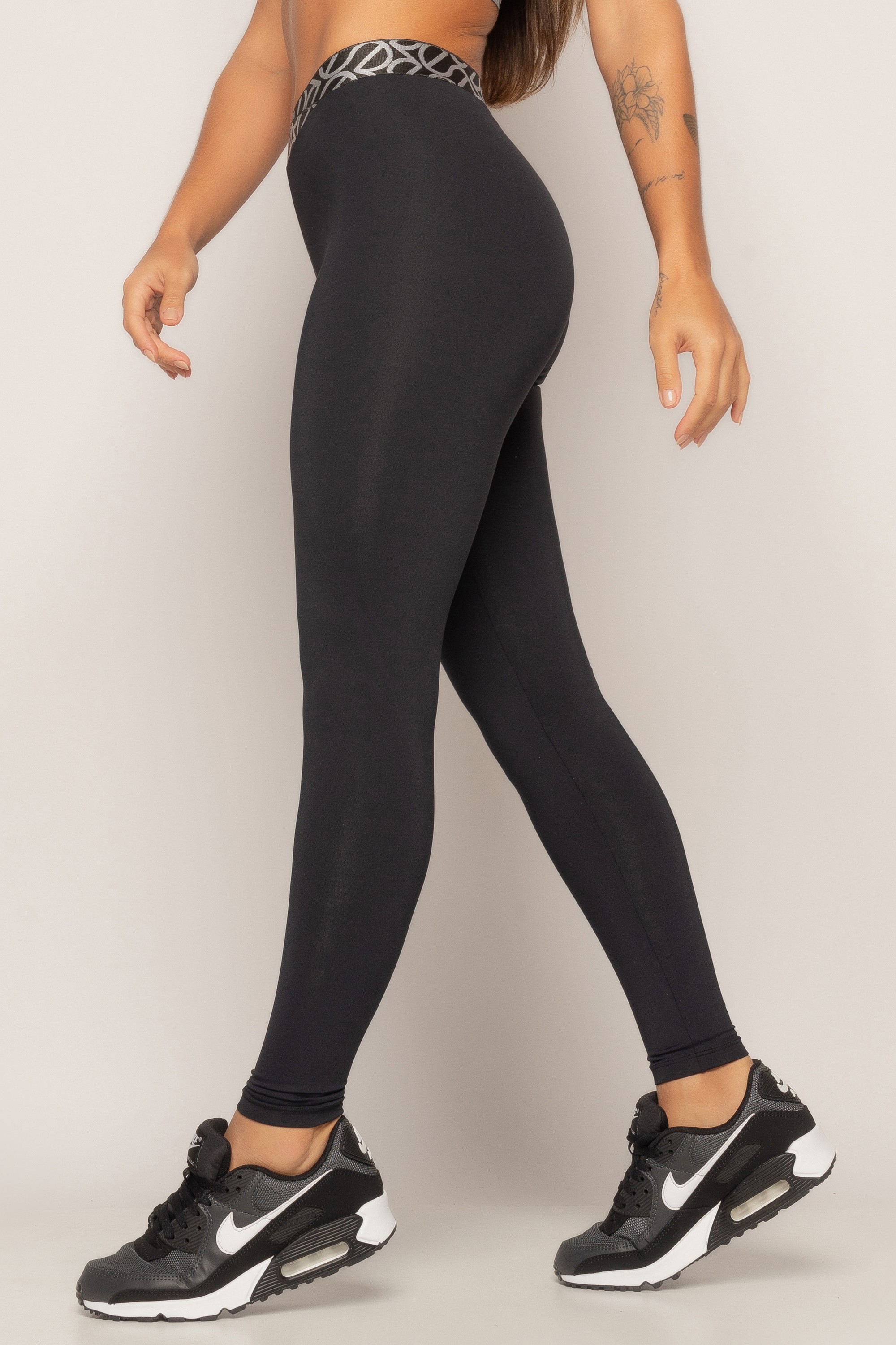 Calça Legging Preta Booster