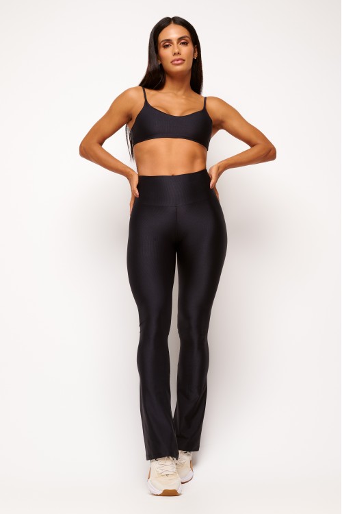 Calça Flare Black Essence