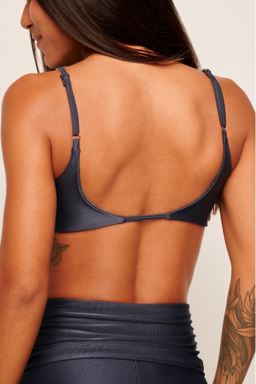 Top Gray Fit com Decote Essence