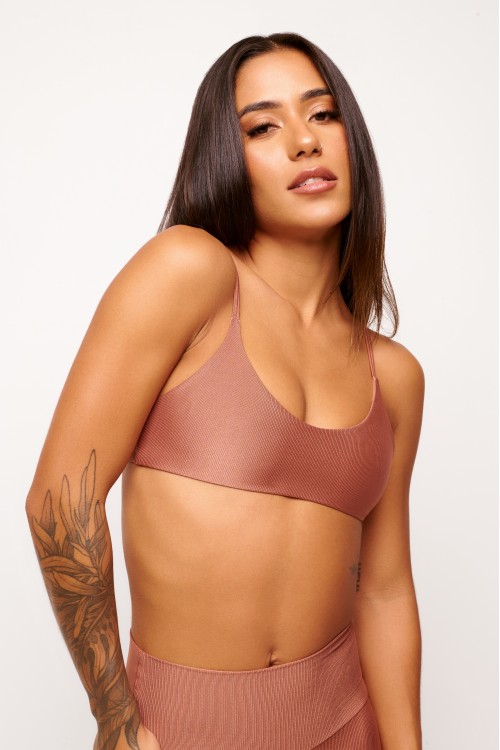 Top Bronze Fit com Decote Essence
