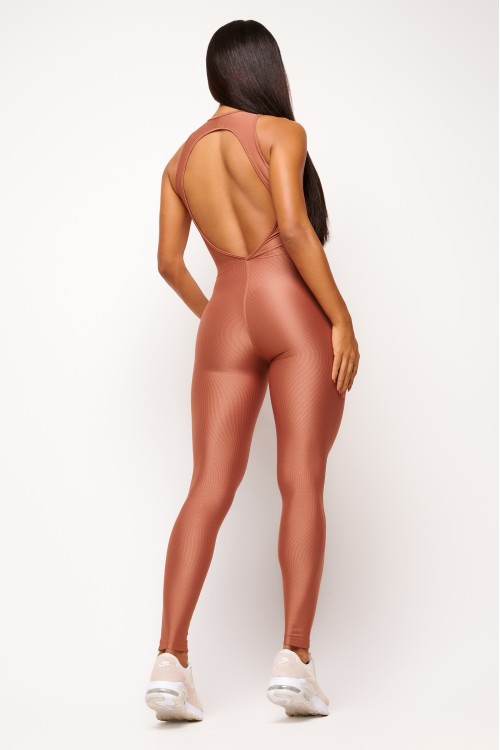 Macacão Bronze Decote Costas Essence