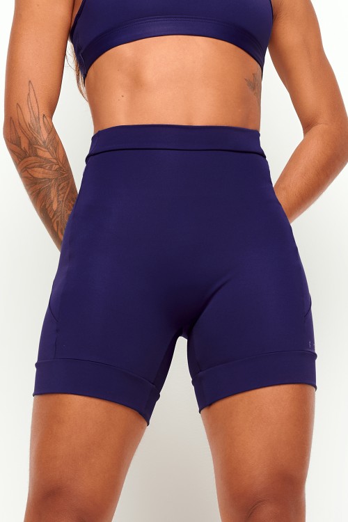 Short com bolso azul marinho tempo