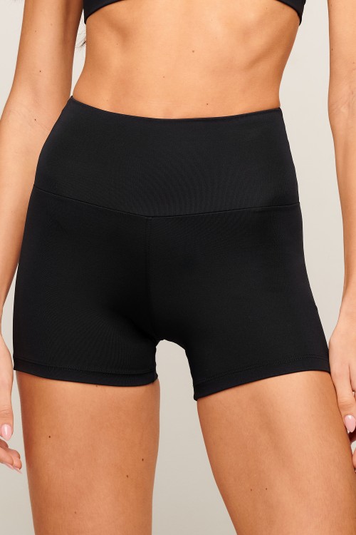 Short Preto Básico com costura