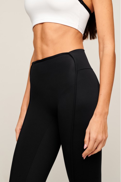 Calça Flare Preta Contour