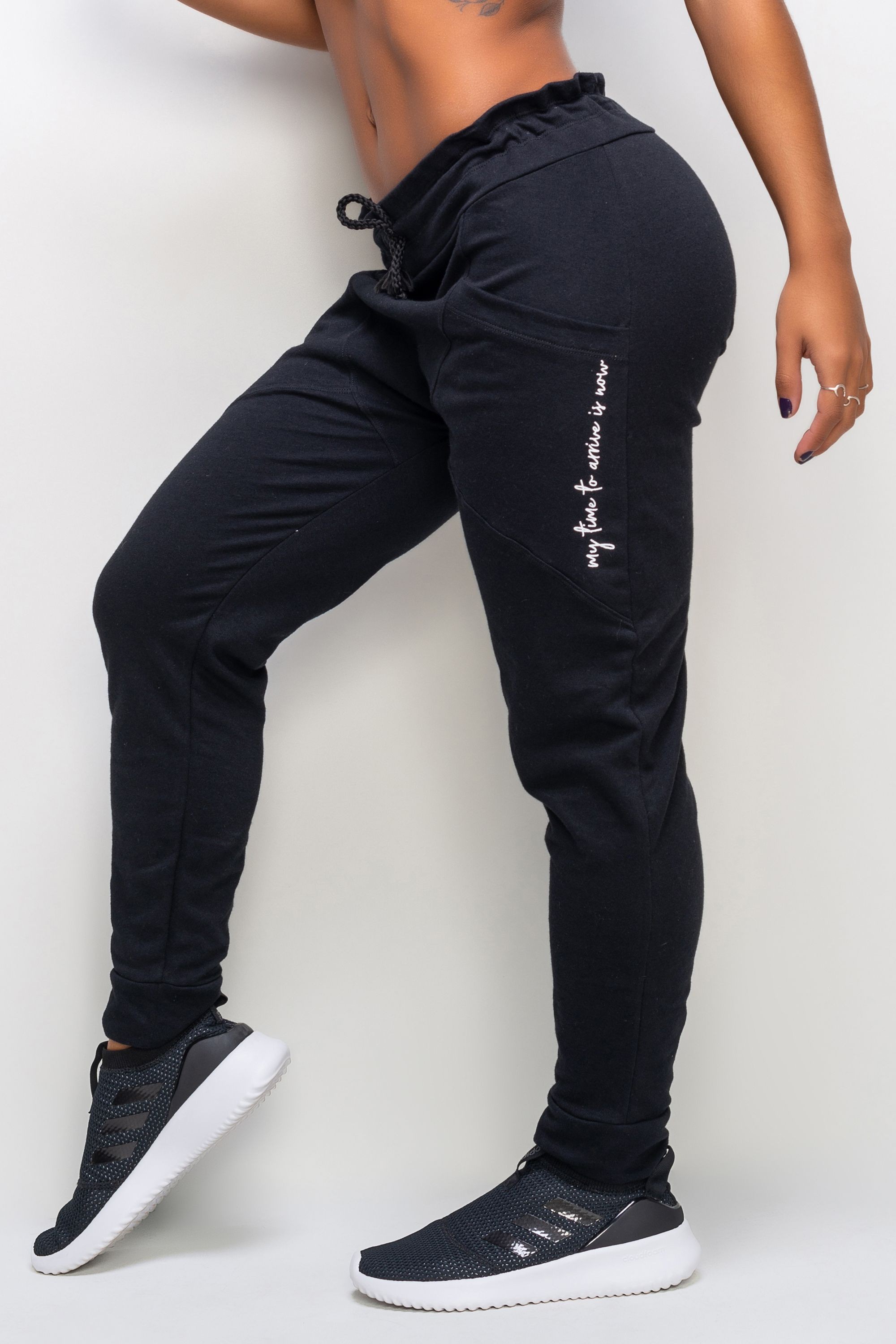 calca jogger com blazer