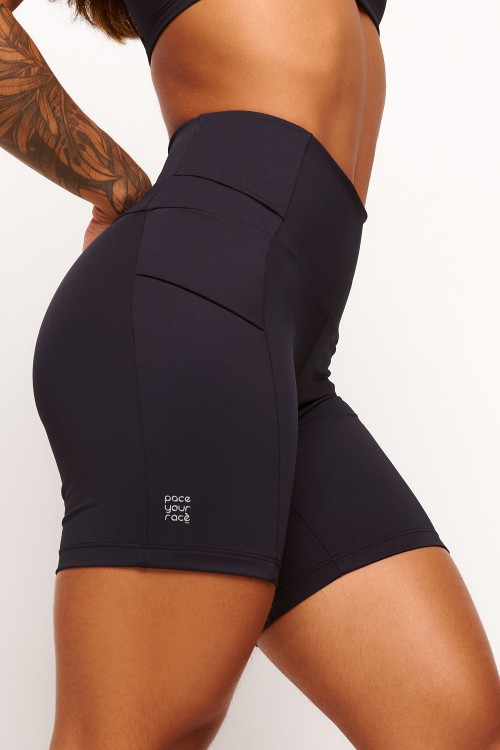 Bermuda Tech-Run Preta com bolso Pace your Race