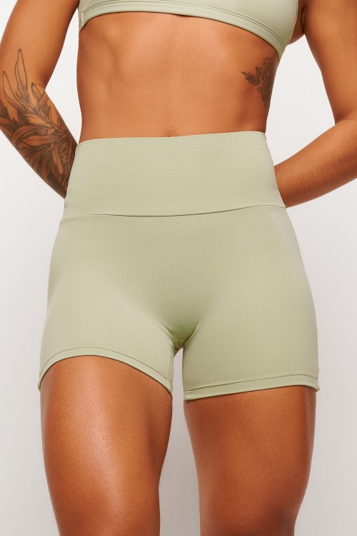 Short Pistache sem costura frontal